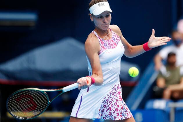 September 23, 2022, Tokyo, Japan: Veronika KUDERMETOVA hits a return against Beatriz HADDAD MAIA (BRA) during their Singles Quarterfinals match at the TORAY PAN PACIFIC OPEN TENNIS TOURNAMENT 2022 at Ariake Coliseum. The tournament is held from September 17 to 25. Tokyo Japan - ZUMAm191 20220923_zap_m191_005 Copyright: xRodrigoxReyesxMarinx