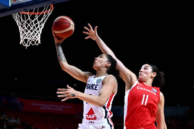 BASKETBALL FRANCE CANADA, Gabby Williams of France leaps to the basket during the 2022 FIBA Women s Basketball World Cup match between France and Canada at Qudos Bank Arena in Sydney, Friday, September 23, 2022. ( NO ARCHIVING, EDITORIAL USE ONLY, NO USE IN BOOKS WITHOUT CONSENT SYDNEY NEW SOUTH WALES AUSTRALIA  Copyright: xDANxHIMBRECHTSx 20220923001706826165