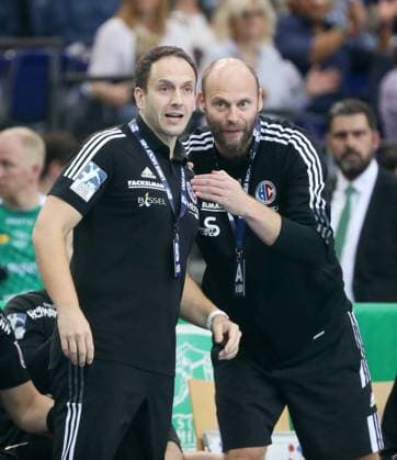Leipzig, 22 09 2022, Arena Leipzig, Handball, 1 Bundesliga, 6 Matchday , DHfK Leipzig vs HC Erlangen , In picture coach Raul Alonso and Co coach Olafur Stefansson, HC Erlangen ,