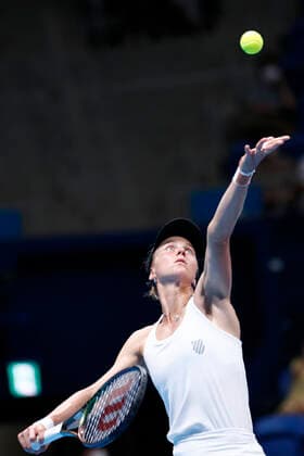 September 23, 2022, Tokyo, Japan: Liudmila SAMSONOVA serves against GarbioÂ±e MUGURUZA (ESP) during their Singles Quarterfinals match at the TORAY PAN PACIFIC OPEN TENNIS TOURNAMENT 2022 at Ariake Coliseum. The tournament is held from September 17 to 25. Samsonova won 6:4,6:2. Tokyo Japan - ZUMAm191 20220923_zap_m191_044 Copyright: xRodrigoxReyesxMarinx