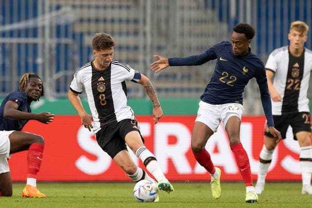 Soccer U21 international match, season 2022 2023, Germany France on 23 09 2022 in Magdeburg Saxony Anhalt Germanys Angelo Stiller left against Frances Nathan Ngoumou IMPORTANT NOTE According to the requirements of the DFL German Football League and the DFB German Football Association is prohibited in the stadium and or from the game made photographs in the form of sequence pictures and or video-like photo series to exploit or to let exploited Copyright: xKirchner MarcoxSteinbrennerx
