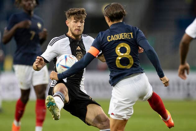 Soccer U21 international match, season 2022 2023, Germany France on 23 09 2022 in Magdeburg Saxony Anhalt Germanys Tom Krauß left against Frances Maxence Caqueret IMPORTANT NOTE According to the requirements of the DFL German Football League or the DFB German Football Association is prohibited in the stadium and or from the game made photographs in the form of sequence pictures and or video-like photo series to exploit or exploit to let Copyright: xKirchner MarcoxSteinbrennerx