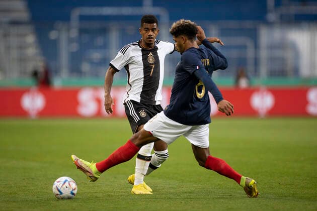 Soccer U21 international match, season 2022 2023, Germany France on 23 09 2022 in Magdeburg Saxony Anhalt Germanys Ansgar Knauff left against Frances Enzo Le Fee IMPORTANT NOTE According to the requirements of the DFL German Football League and the DFB German Football Association is prohibited in the stadium and or from the game made photographs in the form of sequence pictures and or video-like photo series to exploit or to let exploit Copyright: xKirchner MarcoxSteinbrennerx