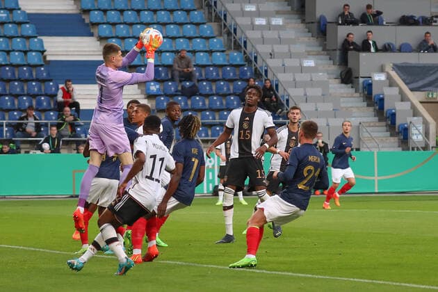 23 09 2022, xgox, football U21 Laenderspiel, Germany France emspor, v l Illan Meslier France, 1 parade, holds the ball, catches the ball, parries DFL DFB REGULATIONS PROHIBIT ANY USE OF PHOTOGRAPHS as IMAGE SEQUENCES and or QUASI VIDEO Magdeburg