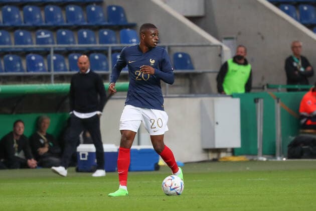 23 09 2022, xgox, football U21 Laenderspiel, Germany France emspor, v l Pierre Kalulu France, 20 am Ball, plays the ball DFL DFB REGULATIONS PROHIBIT ANY USE OF PHOTOGRAPHS as IMAGE SEQUENCES and or QUASI VIDEO Magdeburg