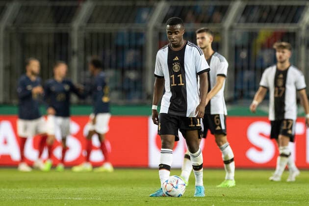 Soccer U21 international match, season 2022 2023, Germany France on 23 09 2022 in Magdeburg Saxony Anhalt Germanys Youssoufa Moukoko goes with the ball to the kick-off point IMPORTANT NOTE According to the requirements of the DFL German Football League and the DFB German Football Association is prohibited in the stadium and or from the game made photographs in the form of sequence images and or video-like photo series to exploit or exploit to let Copyright: xKirchner MarcoxSteinbrennerx