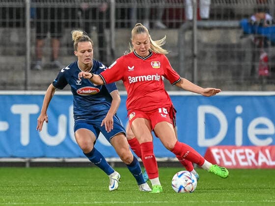 Jill Baijings Bayer 04 Leverkusen, 18 and Jana Beuschlein 1 FC Koeln, 23 Bayer 04 Leverkusen vs 1 FC Koeln, football, Flyeralarm Frauen Bundesliga, 2 Spieltag, Saison 2022 2023, 23 09 2022 DFB DFL Regulations prohibit any use of Photographs as image sequences and or quasi video Bayer 04 Leverkusen vs 1 FC Koeln, football, Flyeralarm Frauen Bundesliga, 2 Spieltag, Saison 2022 2023, 23 09 2022 Leverkusen Copyright: xEibner-Pressefoto ThomasxHaeslerx EP_EER
