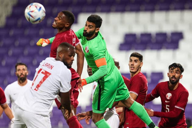 SOCCER - QAT vs CAN, test match VIENNA,AUSTRIA,23.SEP.22 - SOCCER - International test match, Qatar vs Canada. Image shows Cyle Larin (CAN), Pedro Miguel Correia and Saad Abdulla Alsheeb (QAT).  GEPAxpictures xArminxRauthner