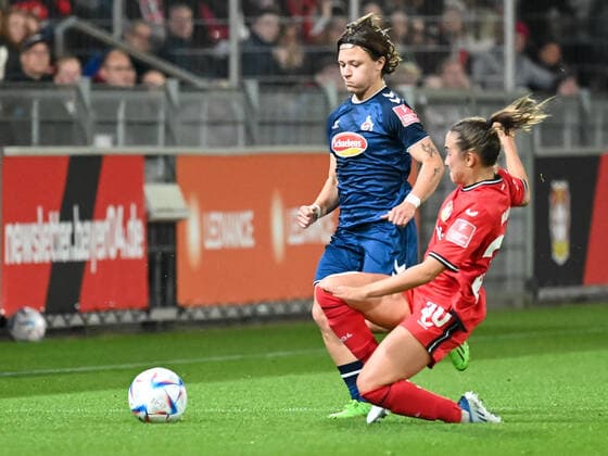 Alicia Sophie Gudorf 1 FC Köln, 12 and Lara Marti Bayer 04 Leverkusen, 30 Bayer 04 Leverkusen vs 1 FC Koeln, football, Flyeralarm Frauen Bundesliga, 2 Spieltag, Saison 2022 2023, 23 09 2022 DFB DFL Regulations prohibit any use of Photographs as image sequences and or quasi video Bayer 04 Leverkusen vs 1 FC Koeln, football, Flyeralarm Frauen Bundesliga, 2 Spieltag, Saison 2022 2023, 23 09 2022 Leverkusen Copyright: xEibner-Pressefoto ThomasxHaeslerx EP_EER