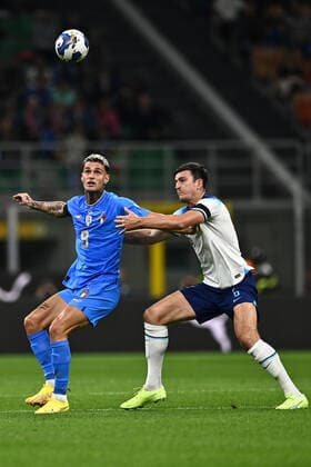 Mg Milano 23 09 2022 - Uefa Nations League Italia-Inghilterra foto Matteo Gribaudi Image nella foto: Gianluca Scamacca-Harry Maguire 