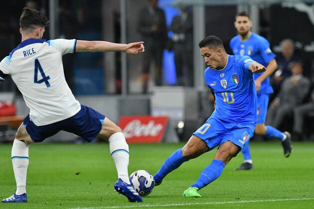 Soccer,European Nations league 2022 match Italy-England Declan Rice of England,Giacomo Raspadori of Italy during the European Nations league 2022 match Italy-England Giuseppe Meazza stadium in Milano, Italy, September 23rd , 2022 Imago-images Emmefoto Copyright: xImago-images Emmefotox