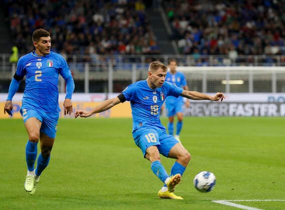 Italy v England UEFA Nations League NicolÃ² Barella of Italy crosses the ball into the box during the UEFA Nations League Group C match at San Siro, Milan Content Not Available For UK Newspapers Copyright: xPaulxChestertonx FIL-17373-0066 UK Newspapers OUT