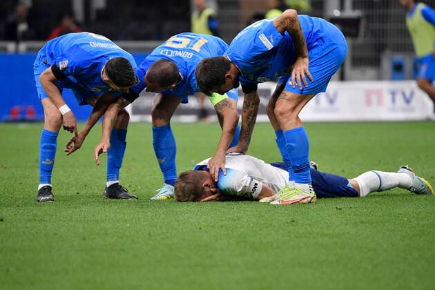 Harry Kane of England enjured and Francesco Acerbi, Leonardo Bonucci and Jorge Luiz Frello Filho Jorginho of Italy during the Uefa Nations League League A group 3 football match between Italy and England at San Siro Stadium stadium in Milano (Italy), September 23h, 2022. Photo Andrea Staccioli Insidefoto andreaxstaccioli