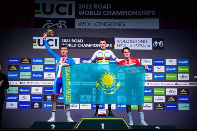 VACEK MathiasFEDOROV Yevgeniy, WÃÜRENSKJOLD Soren UCI Road Cycling World Championships 2022 VACEK Mathias CZE Czech Republic Second Place FEDOROV Yevgeniy KAZ Kazakhstan Winner First Place WÃÜRENSKJOLD Soren NOR Norway Third Place Award Ceremony Medal Ceremony Podium Landscape Event UCI Road Cycling World Championships 2022 Category Category Cycling Road Cycling World Championships Men U23 Location Place Australia Start Wollongong Finish Wollongong Discipline Road Race RR Distance 169,8 km Date Date 23 09 2022 Friday Day 5