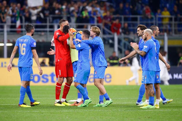 Italy v England UEFA Nations League The Italian players and staff celebrate victory at the end of the UEFA Nations League Group C match at San Siro, Milan Content Not Available For UK Newspapers Copyright: xPaulxChestertonx FIL-17373-0176 UK Newspapers OUT