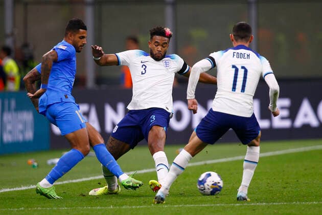 Italy v England UEFA Nations League Reece James and Ben Foden of England in action during the UEFA Nations League Group C match at San Siro, Milan Content Not Available For UK Newspapers Copyright: xPaulxChestertonx FIL-17373-0160 UK Newspapers OUT