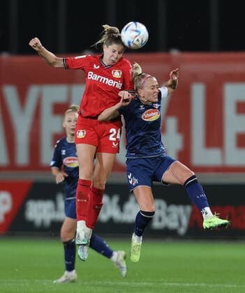 Leverkusen, Germany, 23 09 2022, Flyeralarm Womens Bundesliga, Matchday 2, Bayer 04 Leverkusen 1 FC Cologne, Lilla Turynyi Bayer04 , Mandy Islacker Cologne.