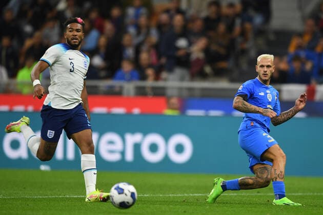 Federico Dimarco (Italy)Reece James (England) during the Uefa Nations League 2022-2023 match between match between Italy 1-0 England at Giuseppe Meazza Stadium on September 23, 2022 in Milano, Italy. Noxthirdxpartyxsales  (199386443)