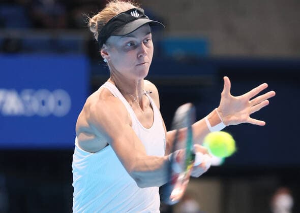 September 24, 2022, Tokyo, Japan - Liudmila Samsonova of Russia returns the ball against Zhang Shuai of China at the singles semi final match at the Toray Pan Pacific Open tennis tournament at the Ariake Coliseum in Tokyo on Saturday, September 24, 2022. Samsonova defeated Zhang 7-6, 6-2. Noxthirdxpartyxsales  (0169936594st)