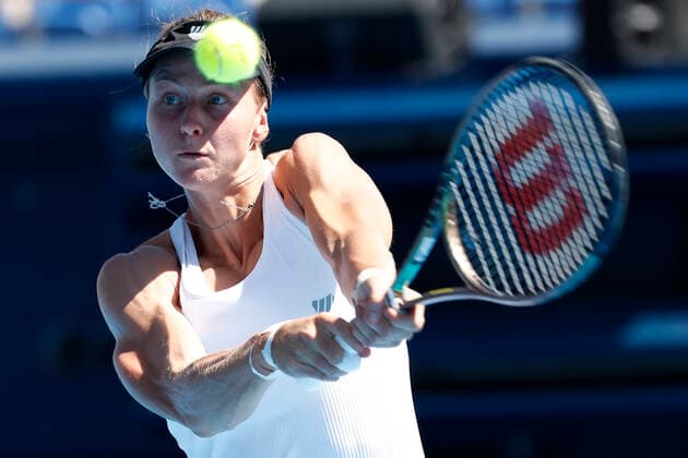 September 25, 2022, Tokyo, Japan: Liudmila SAMSONOVA hits a return against Qinwen ZHENG (CHN) during their Singles Final match at the TORAY PAN PACIFIC OPEN TENNIS TOURNAMENT 2022 at Ariake Coliseum. The tournament is held from September 17 to 25. Tokyo Japan - ZUMAm191 20220925_zap_m191_002 Copyright: xRodrigoxReyesxMarinx