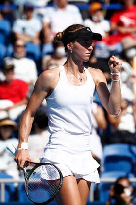 September 25, 2022, Tokyo, Japan: Liudmila SAMSONOVA in action against Qinwen ZHENG (CHN) during their Singles Final match at the TORAY PAN PACIFIC OPEN TENNIS TOURNAMENT 2022 at Ariake Coliseum. The tournament is held from September 17 to 25. Tokyo Japan - ZUMAm191 20220925_zap_m191_006 Copyright: xRodrigoxReyesxMarinx