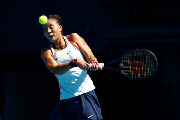 September 25, 2022, Tokyo, Japan: Qinwen ZHENG (CHN) hits a return against Liudmila SAMSONOVA during their Singles Final match at the TORAY PAN PACIFIC OPEN TENNIS TOURNAMENT 2022 at Ariake Coliseum. The tournament is held from September 17 to 25. Tokyo Japan - ZUMAm191 20220925_zap_m191_015 Copyright: xRodrigoxReyesxMarinx