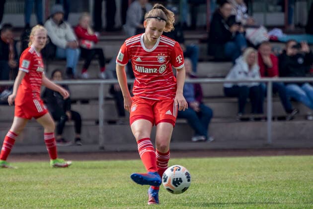 B Juniorinnen Bundesliga Eintracht Frankfurt U17 FC Bayern München U17, Stadion am Brentanobad, Frankfurt, 24 09 2022 Gabriela Grashei FC Bayern München U17 26 , Eintracht Frankfurt U17 FC Bayern München U17, Frankfurt, Bezirkssportanlage Heinrich Becker Straße, 24 9 2022 Copyright: xBEAUTIFULxSPORTS Gawlikx