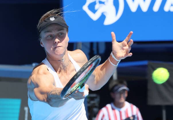 September 25, 2022, Tokyo, Japan - Liudmila Samsonova of Russia returns the ball against China s Zheng Qinwen at the singles final of the Toray Pan Pacific Open tennis tournament at the Ariake Coliseum in Tokyo on Sunday, September 25, 2022. Samsonova defeated Zheng 7-5, 7-5 and clincged the title. Noxthirdxpartyxsales  (0169983717st)