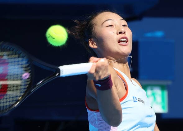 September 25, 2022, Tokyo, Japan - Zheng Qinwen of China returns the ball against Liudmila Samsonova of Russia at the singles final of the Toray Pan Pacific Open tennis tournament at the Ariake Coliseum in Tokyo on Sunday, September 25, 2022. Samsonova defeated Zheng 7-5, 7-5 and clincged the title. Noxthirdxpartyxsales  (0169983726st)