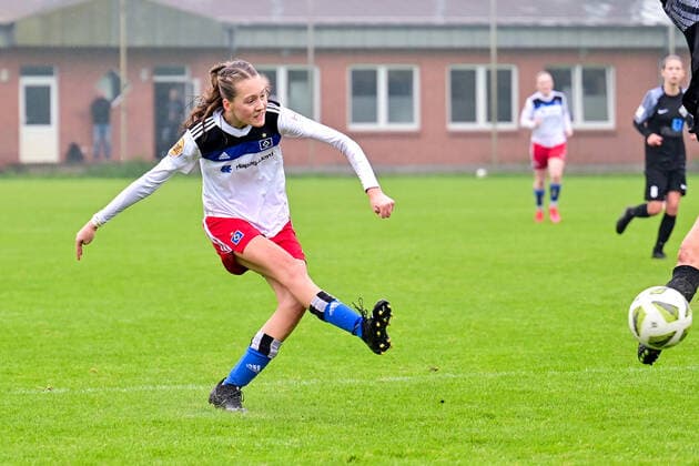 Soccer I Junior Girls I Season 2022 2023 I Bundesliga Nord Nordost I 3 Matchday I Hamburger SV U17 Osnabrücker SC I 24 09 2022 Maya Krieter 3, Hamburger SV U17 Norderstedt Paul Hauenschild Places Schleswig Holstein Germany Copyright: xLobeca WolfxGebhardtx