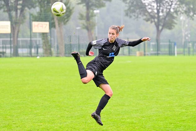 Soccer I Junior Girls I Season 2022 2023 I Bundesliga Nord Nordost I 3 Matchday I Hamburger SV U17 Osnabrücker SC I 24 09 2022 Marlene Loheide 8, Osnabrücker SC Norderstedt Paul Hauenschild Places Schleswig Holstein Germany Copyright: xLobeca WolfxGebhardtx