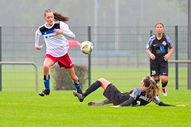 Soccer I Junior Girls I Season 2022 2023 I Bundesliga Nord Nordost I 3 Matchday I Hamburger SV U17 Osnabrücker SC I 24 09 2022 Maya Krieter 3, Hamburger SV U17 Norderstedt Paul Hauenschild Places Schleswig Holstein Germany Copyright: xLobeca WolfxGebhardtx
