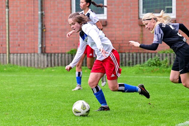 Soccer I Juniors I Season 2022 2023 I Bundesliga Nord Nordost I 3 Matchday I Hamburger SV U17 Osnabrücker SC I 24 09 2022 Pia Topel 15, Hamburger SV U17 Norderstedt Paul Hauenschild Places Schleswig Holstein Germany Copyright: xLobeca WolfxGebhardtx