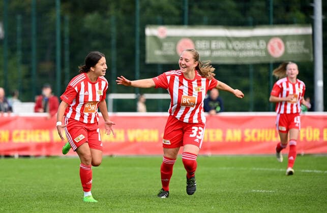 Football, Women, Regionalliga Norost, season 2022 2023 5 matchday , 1 FC Union Berlin FC Hertha 03 Zehlendorf, v l Nour Youssef 1 Women 1 FC Union , Pauline Wimmer 1 Women 1 FC Union , cheering after goal to 2 0, 25 09 2022, Copyright: xMatthiasxKochx