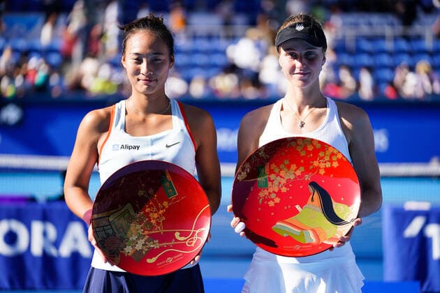 Bilder des Jahres 2022, Sport 09 September Sport Themen der Woche KW38 Sport Bilder des Tages (L-R) Qinwen Zheng (CHN), Liudmila Samsonova (RUS), September 25, 2022 - Tennis : Singles Victory Ceremony at Ariake Colosseum during TORAY PAN PACIFIC OPEN TENNIS 2022 in Tokyo, Japan. Noxthirdxpartyxsales  (199514364)