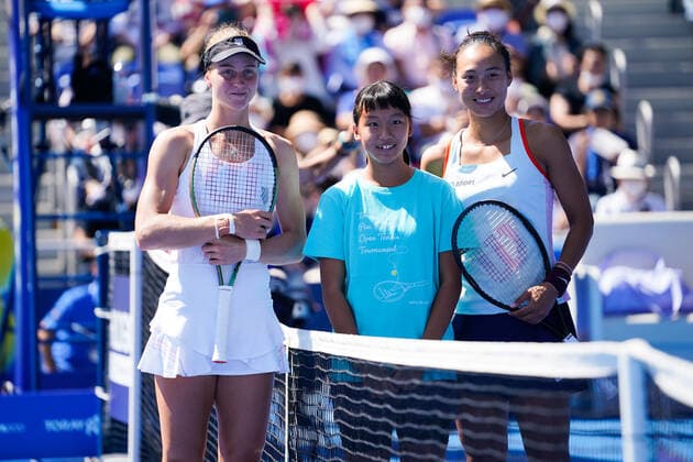 (L-R) Liudmila Samsonova (RUS), Qinwen Zheng (CHN), September 25, 2022 - Tennis : Singles Final match between Qinwen Zheng (CHN) 0-2 Liudmila Samsonova (RUS) at Ariake Colosseum during TORAY PAN PACIFIC OPEN TENNIS 2022 in Tokyo, Japan. Noxthirdxpartyxsales  (199515643)