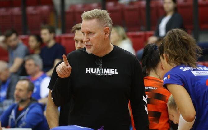 Stuttgart , Volleyball hummel Cup , Allianz MTV Stuttgart vs Les Neptunes de Nantes , Coach Tore Aleksandersen Stuttgart