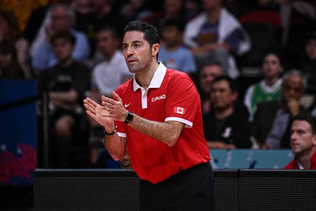 BASKETBALL CANADA AUSTRALIA, Head Coach of Canada Victor Lapena during the 2022 FIBA Women s Basketball World Cup match between Canada and Australia at Qudos Bank Arena in Sydney, Monday, September 26, 2022. ( NO ARCHIVING, EDITORIAL USE ONLY, NO USE IN BOOKS WITHOUT CONSENT  Copyright: xJAMESxGOURLEYx 20220926001707997730