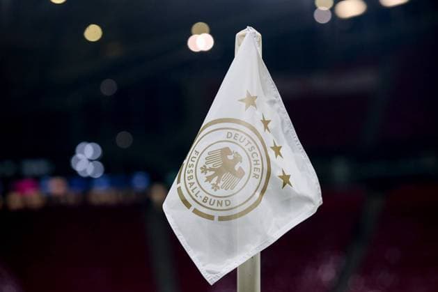 Germany Hungary 23 09 2022 Leipzig, 23 09 2022, Red Bull Arena, Football, Men, Season 2022 2023, UEFA Nations League, Matchday 5 , Germany Hungary 0 1 0 1 , In picture corner flag with DFB logo , According to UEFA regulations it is prohibited to use or have used photographs taken in the stadium and or from the game in the form of sequence images and or video-like photo series UEFA regulations prohibit any use of photographs as image sequences and or quasi video