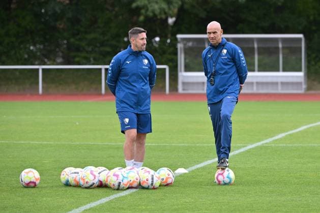 Bochums new coach coach Thomas Letsch VfL Bochum , re , and co coach Jan Fießer VfL Bochum , Jan Fiesser 26 09 2022, football GER, season 2022 23, 1 Bundesliga, training VfL Bochum, Bochum Nordrhein Westfalen Germany Team2