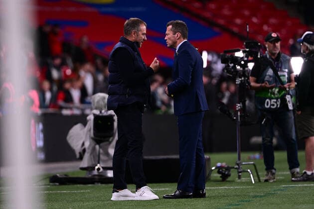 Hansi Flick Bundestrainer discusses with Lothar Matthaeus, England vs Germany, Football, Nations League, Matchday 6, 26 09 2022 DFB regulations prohibit any use of photographs as image sequences and or quasi video Copyright: xkolbert-press MarcxNiemeyerx
