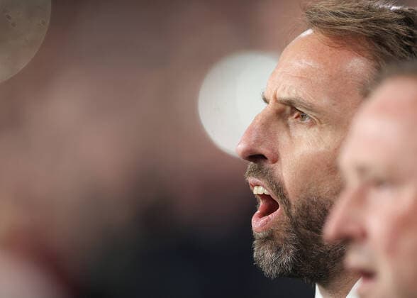 England gegen Deutschland 26. September 2022, London UEFA Nations League Liga A Gruppe 3 England gegen Deutschland Gareth Southgate, Trainer von England, singt die Nationalhymne Foto Charlotte Wilson Offside London UK  Copyright: xCharlottexWilsonx xOffsidexOffside