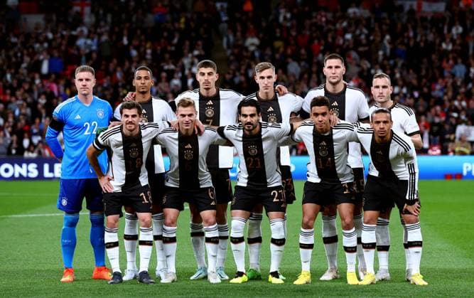 London, England, 26th September 2022. German team group, Mannschaftsbild, Totale back row from left: Marc Andre ter Stegen, Thilo Kehrer, Kai Havertz, Nico Schlotterbeck, Niklas Sule, David Raum of Germany. Front row from left: Jonas Hofmann, Joshua Kimmich, Ilkay Gundogan, Jamal Musiala, Leroy Sane of Germany during the UEFA Nations League match at Wembley Stadium, London. Picture credit should read: David Klein Sportimage EDITORIAL USE ONLY. No use with unauthorised audio, video, data, fixture lists, club league logos or live services. Online in-match use limited to 120 images, no video emulation. No use in betting, games or single club league player publications. SPI-1909-0021