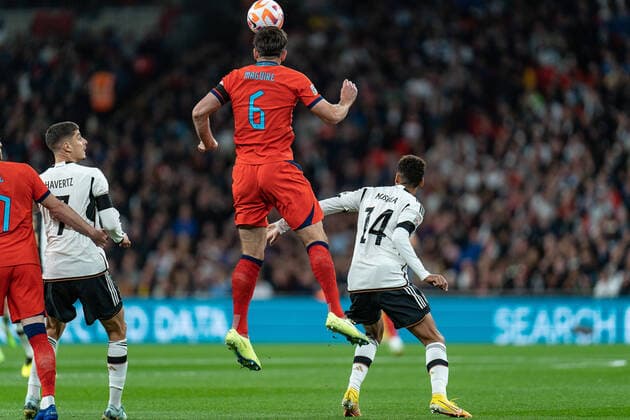 Harry Maguire England, 6 ahead of Jamal Musiala Germany, 14 and Kai Havertz Germany, 7 England vs Germany Germany, Football, Nations League, DFB, 26 09 2022 DFB REGULATES PROHIBIT ANY USE OF PHOTOGRAPHS AS IMAGE SEQUENCES AND OR QUASI VIDEO England vs Germany Germany, Football, Nations League, DFB, 26 09 2022 London Copyright: xEibner-Pressefoto BahhoxKarax EP_EER