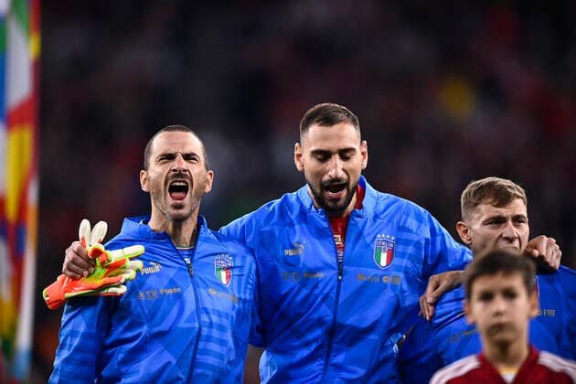 Sport Bilder des Tages Foto Fabio Ferrari LaPresse 26 Settembre 2022 - Budapest, Ungheria - calcio - Ungheria vs Italia - Uefa Nations League - Gruppo C Giornata 6 6 - Stadio Puskas Arena Park.Nella foto: Leonardo Bonucci (Italy)Gianluigi Donnarumma (Italy) September 26, 2022 Budapest, Hungary - sport soccer- Uefa Nations League - Group C 6 6 - Stadium Puskas Arena Park.-Park.In the pic:Leonardo Bonucci (Italy)Gianluigi Donnarumma (Italy)  Copyright: xFabioxFerrari LaPressex