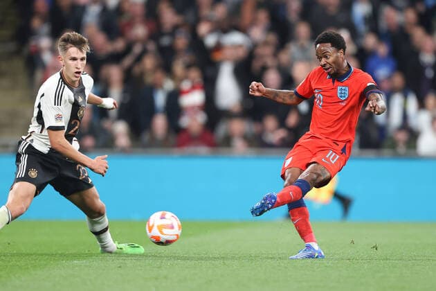 England gegen Deutschland 26. September 2022, London UEFA Nations League Liga A Gruppe 3 England gegen Deutschland Raheem Sterling von England schießt Foto Charlotte Wilson Abseits London UK  Copyright: xCharlottexWilsonx xOffsidexOffside