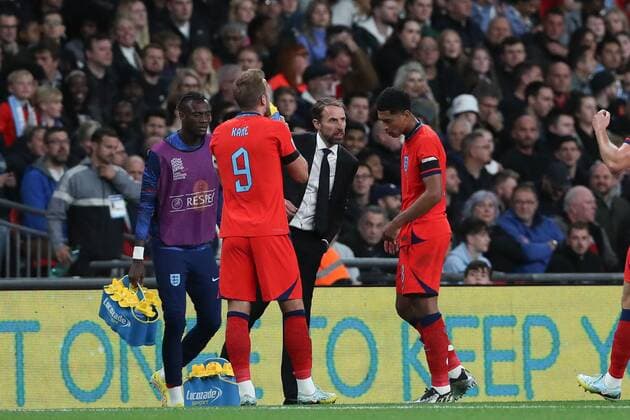 Mandatory Credit: Photo by Matt Impey Shutterstock (13422173s) Manager of England Garth Southgate talks to Harry Kane and Jude Bellingham of England England v Germany, Football, UEFA Nations Cup, Wembley Stadium, Wembley, London, UK - 26 09 2022 Editorial use only England v Germany, Football, UEFA Nations Cup, Wembley Stadium, Wembley, London, UK - 26 09 2022 Editorial use only Copyright: xMattxImpey Shutterstockx 13422173s