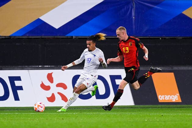 Malo Gusto ( 17 - France ) - Louis Patris ( 13 - Belgique ) - FOOTBALL : France vs Belgique - Valenciennes - Amical Espoirs - 26 09 2022 FedericoPestellini Panoramic 