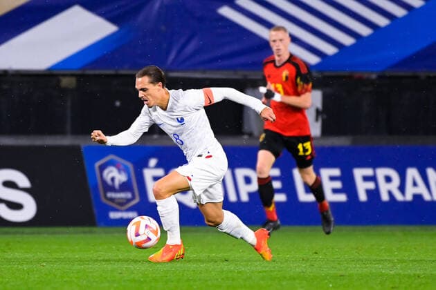 Maxence Caqueret ( 8 - France ) - FOOTBALL : France vs Belgique - Valenciennes - Amical Espoirs - 26 09 2022 FedericoPestellini Panoramic 