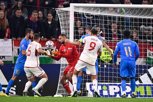 Foto Fabio Ferrari LaPresse 26 Settembre 2022 - Budapest, Ungheria - calcio - Ungheria vs Italia - Uefa Nations League - Gruppo C Giornata 6 6 - Stadio Puskas Arena Park.Nella foto: Gianluigi Donnarumma (Italy) September 26, 2022 Budapest, Hungary - sport soccer- Uefa Nations League - Group C 6 6 - Stadium Puskas Arena Park.-Park.In the pic:Gianluigi Donnarumma (Italy)  Copyright: xFabioxFerrari LaPressex